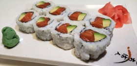 6 Salmon Avocado Roll