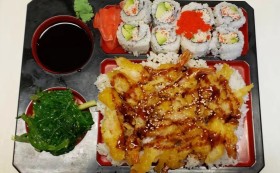 55 Teriyaki Shrimp / Seaweed Salad & California Roll